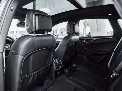 Used 2022 Porsche Macan S AWD/4WD image 24