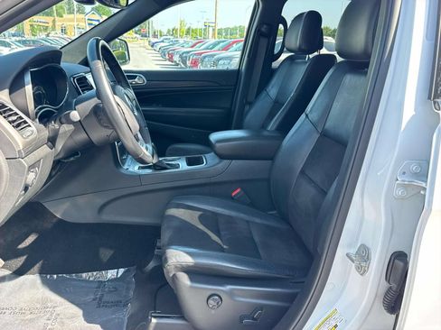 Used 2019 Jeep Grand Cherokee Altitude AWD/4WD image 27