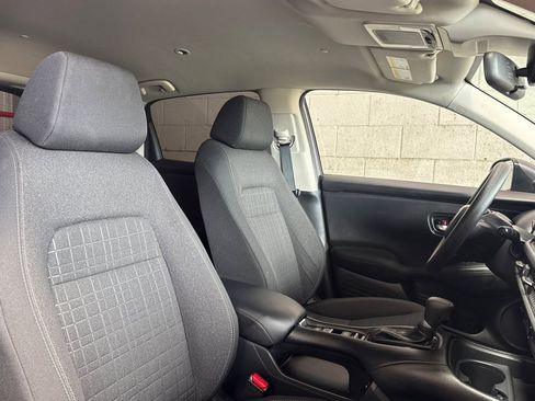 Certified 2025 Honda HR-V LX image 30