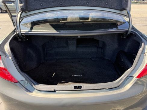 Used 2012 Toyota Camry XLE w/ Leather Pkg FWD image 18