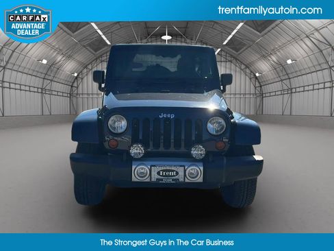 Used 2013 Jeep Wrangler Unlimited Sahara w/ Dual Top Group image 17