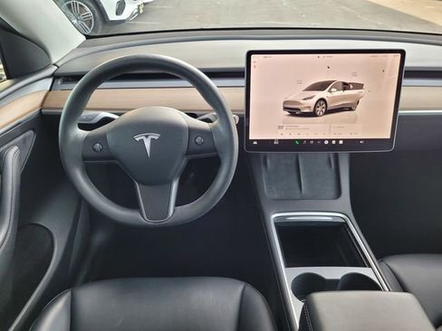 Used 2023 Tesla Model Y Long Range image 7