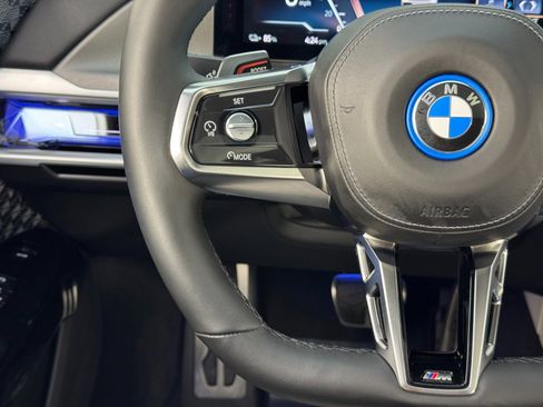 Used 2023 BMW i7 xDrive60 w/ Executive Package 2 image 23