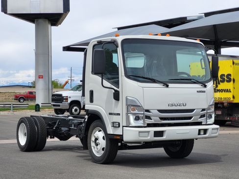 New 2026 Isuzu NPR RWD image 3