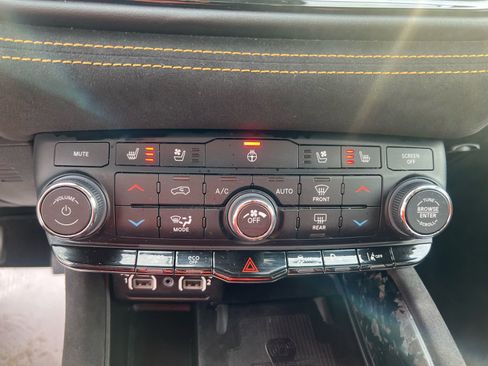 Used 2023 Dodge Durango R/T w/ Hemi Orange Plus Package image 27