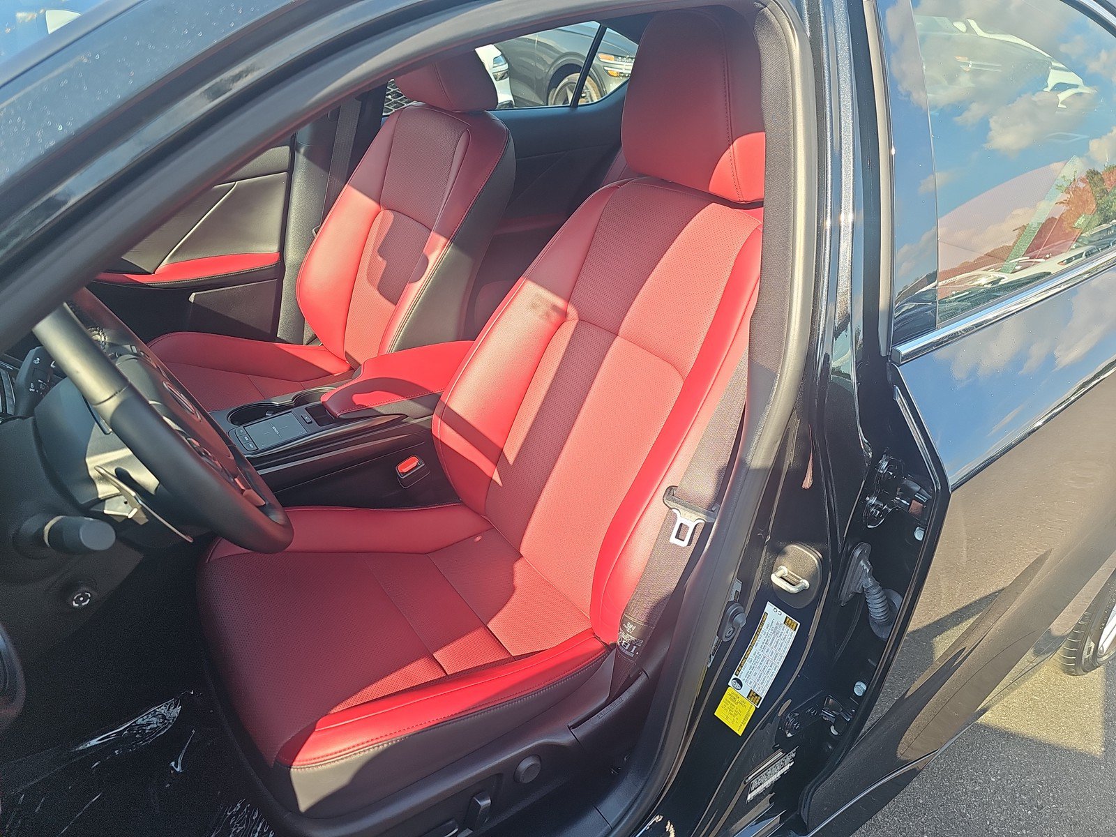 Used 2025 Lexus IS 300 w/ Premium Package RWD image 15