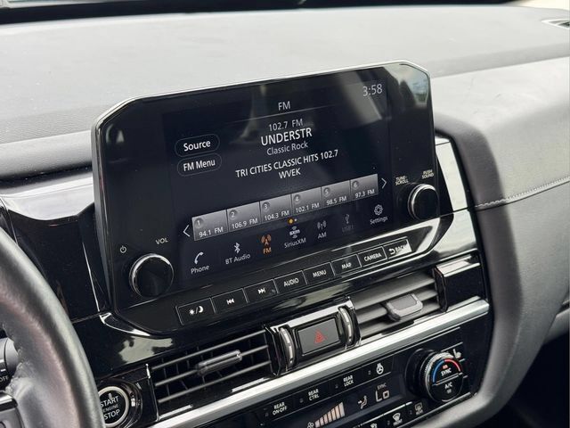 Used 2023 Nissan Pathfinder SL AWD/4WD image 29