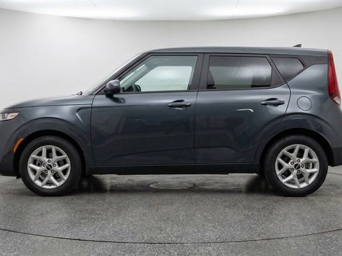 Used 2025 Kia Soul LX w/ LX Technology Package FWD image 5