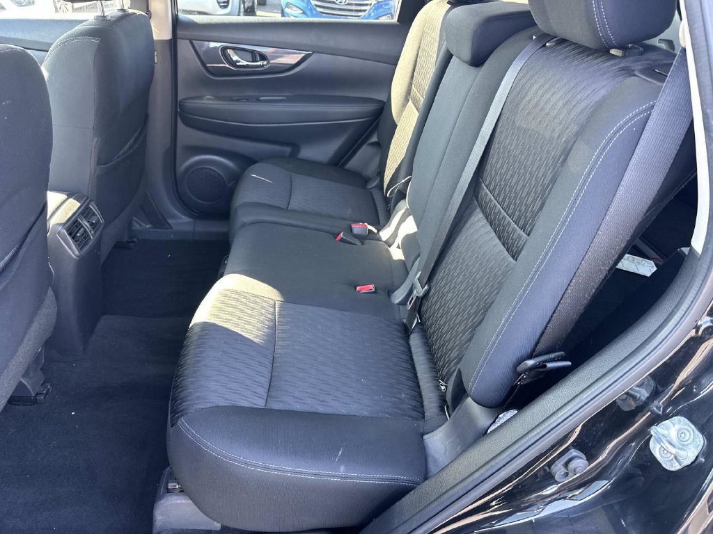 Used 2019 Nissan Rogue SV AWD/4WD image 12
