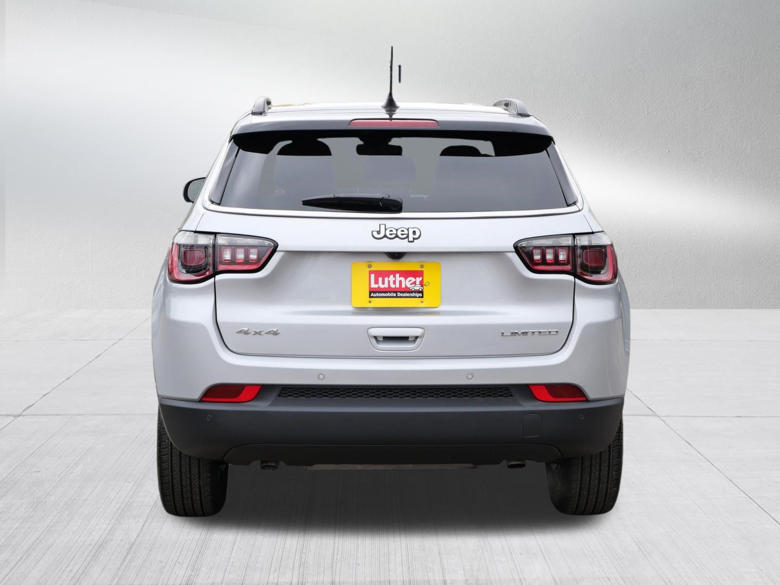 Used 2025 Jeep Compass Limited AWD/4WD image 6