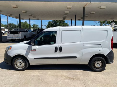Used 2019 RAM ProMaster City Tradesman image 2