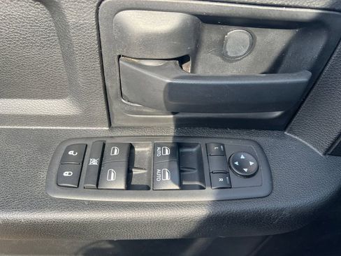 Used 2018 RAM 2500 Tradesman w/ Chrome Appearance Group image 12