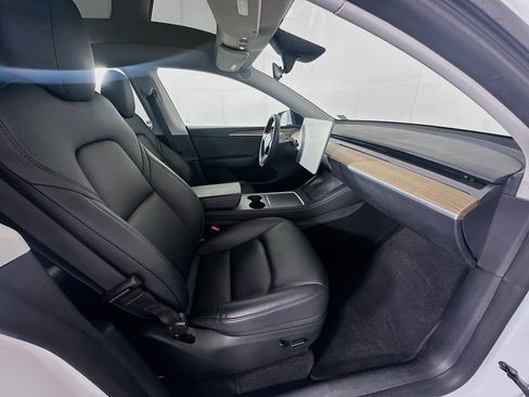 Used 2023 Tesla Model Y AWD image 30