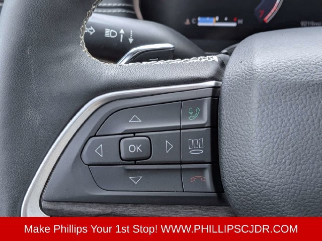 Used 2024 Jeep Grand Cherokee L Limited w/ Black Appearance Package AWD/4WD image 24