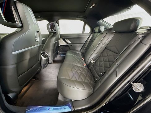 New 2026 BMW 740i image 26