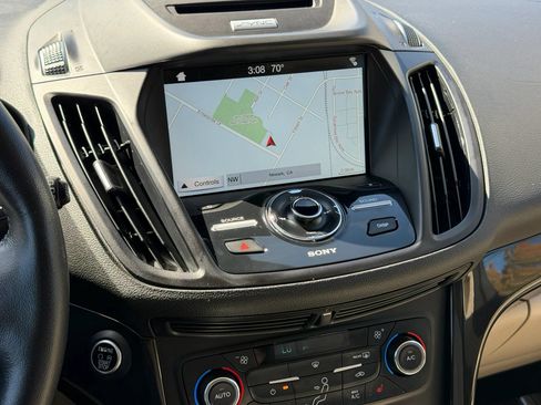 Used 2017 Ford Escape Titanium FWD image 2
