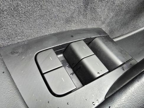 Used 2022 Tesla Model Y Performance image 25