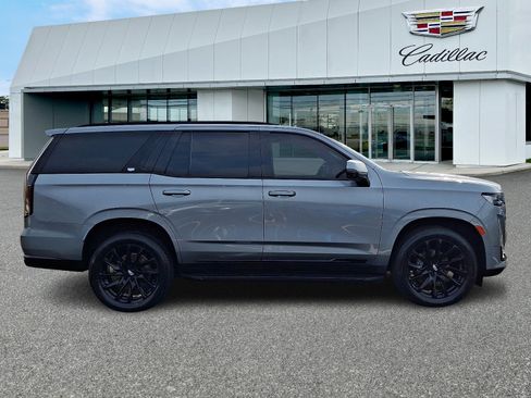 Used 2023 Cadillac Escalade Sport w/ LPO, ONYX Package AWD/4WD image 6