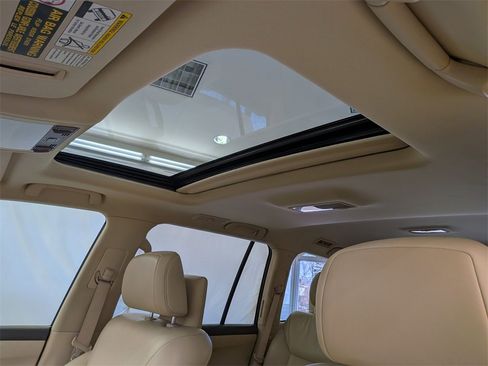 Used 2015 Lexus LX 570 4WD image 15