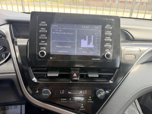 Used 2024 Toyota Camry LE FWD image 9