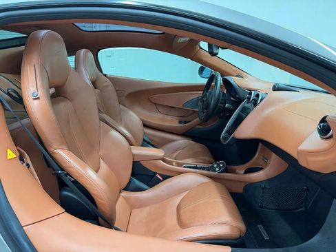 Used 2017 McLaren 570S RWD image 10