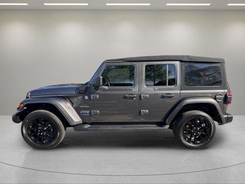 Used 2021 Jeep Wrangler Unlimited Sahara w/ Cold Weather Group AWD/4WD image 2