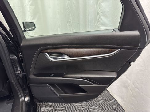 Used 2019 Cadillac XTS Luxury image 35