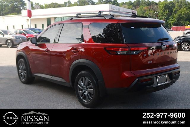 Certified 2026 Nissan Pathfinder SV FWD image 5