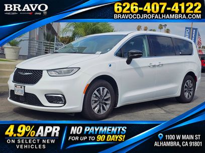 Used 2024 Chrysler Pacifica Limited