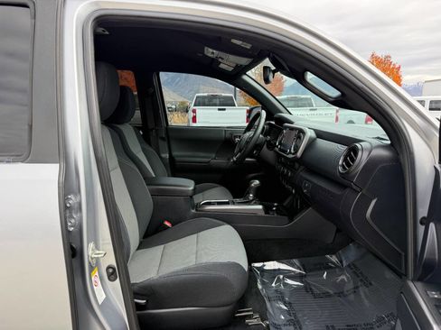 Used 2020 Toyota Tacoma TRD Sport 4x4 4dr Double Cab 5 image 26