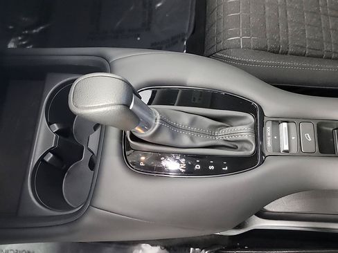 Certified 2023 Honda HR-V LX image 31