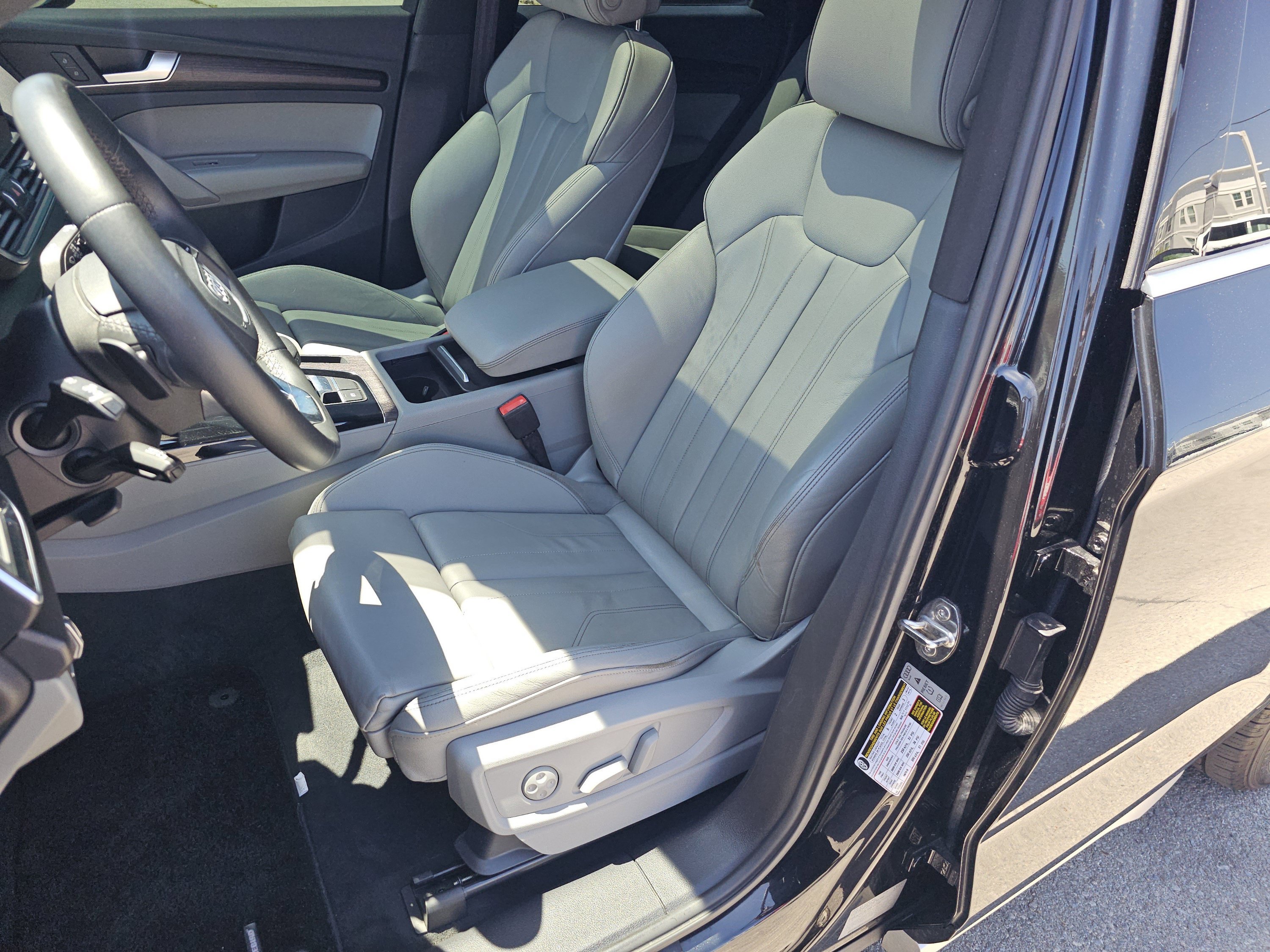 Used 2022 Audi Q5 2.0T Premium w/ Convenience Package AWD/4WD image 6