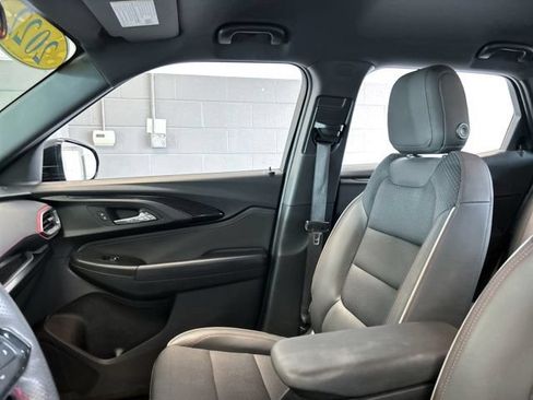 Used 2022 Chevrolet TrailBlazer RS w/ Technology Package AWD/4WD image 33