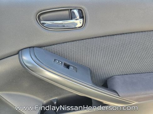 Used 2011 Nissan Altima 2.5 S w/ Convenience Pkg FWD image 17