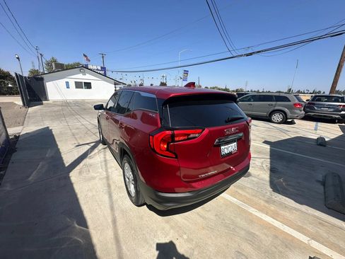 Used 2018 GMC Terrain SLE FWD image 9