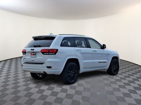 Used 2021 Jeep Grand Cherokee Laredo X AWD/4WD image 5