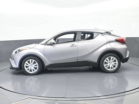 Used 2019 Toyota C-HR LE FWD image 3