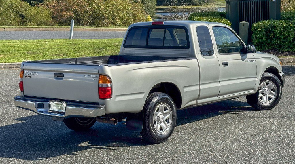Used 2003 Toyota Tacoma 2WD Xtracab w/ SR5 Pkg image 8