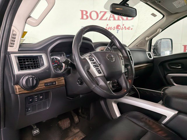 Used 2018 Nissan Titan SL w/ Chrome Package AWD/4WD image 20