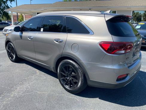 Used 2019 Kia Sorento EX image 4