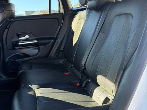 Used 2021 Mercedes-Benz GLA 250 4MATIC image 14