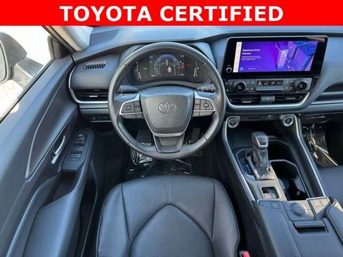 Certified 2024 Toyota Grand Highlander XLE AWD/4WD image 5