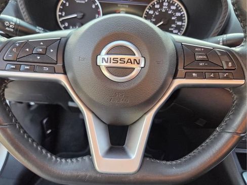 Used 2022 Nissan Sentra SV FWD image 28