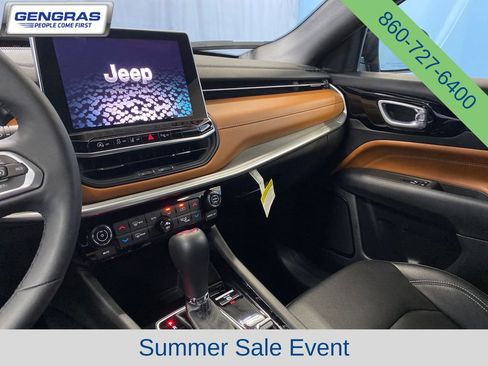 Certified 2025 Jeep Compass Limited AWD/4WD image 15