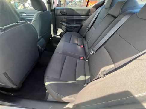 Used 2025 Nissan Altima 2.5 SV FWD image 27