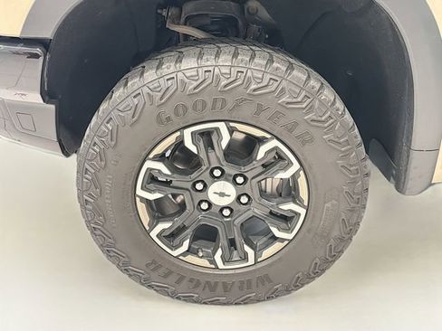 Certified 2022 Chevrolet Silverado 1500 ZR2 w/ Technology Package image 27