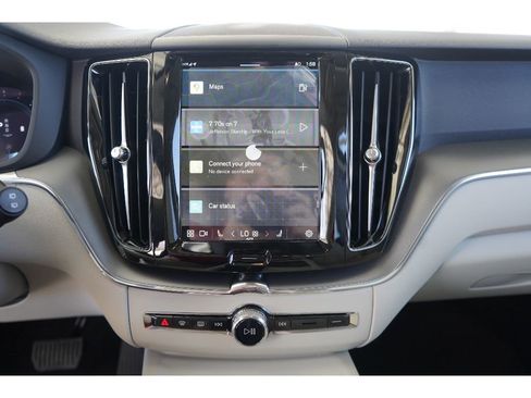 New 2025 Volvo XC60 B5 Core w/ Protection Package Premier image 15