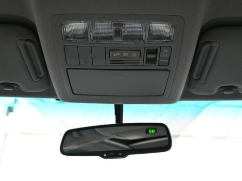 Used 2012 Toyota Highlander Limited image 28