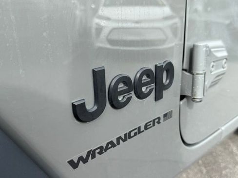 Used 2023 Jeep Wrangler Sport S image 11
