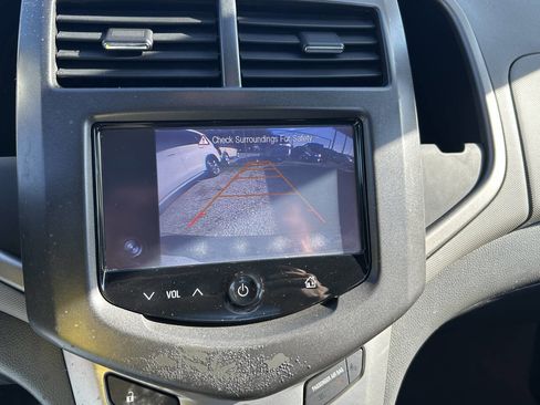 Used 2015 Chevrolet Sonic LT image 9